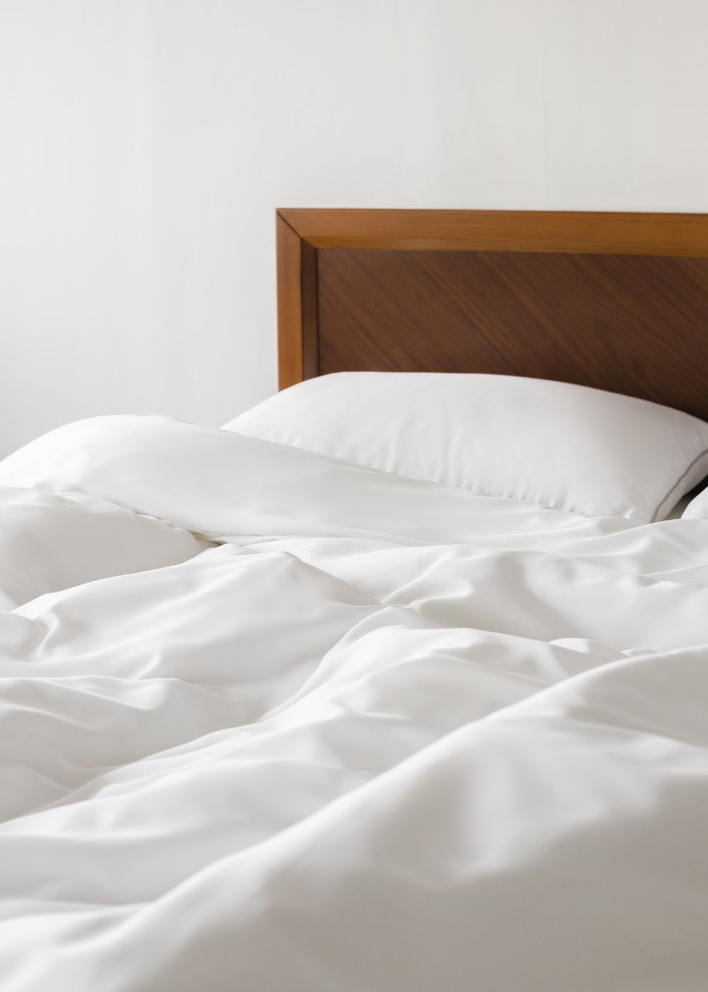 ava and ava ph silky soft and breathable organic bamboo lyocell duvet cover, comforter, pillowcases in white