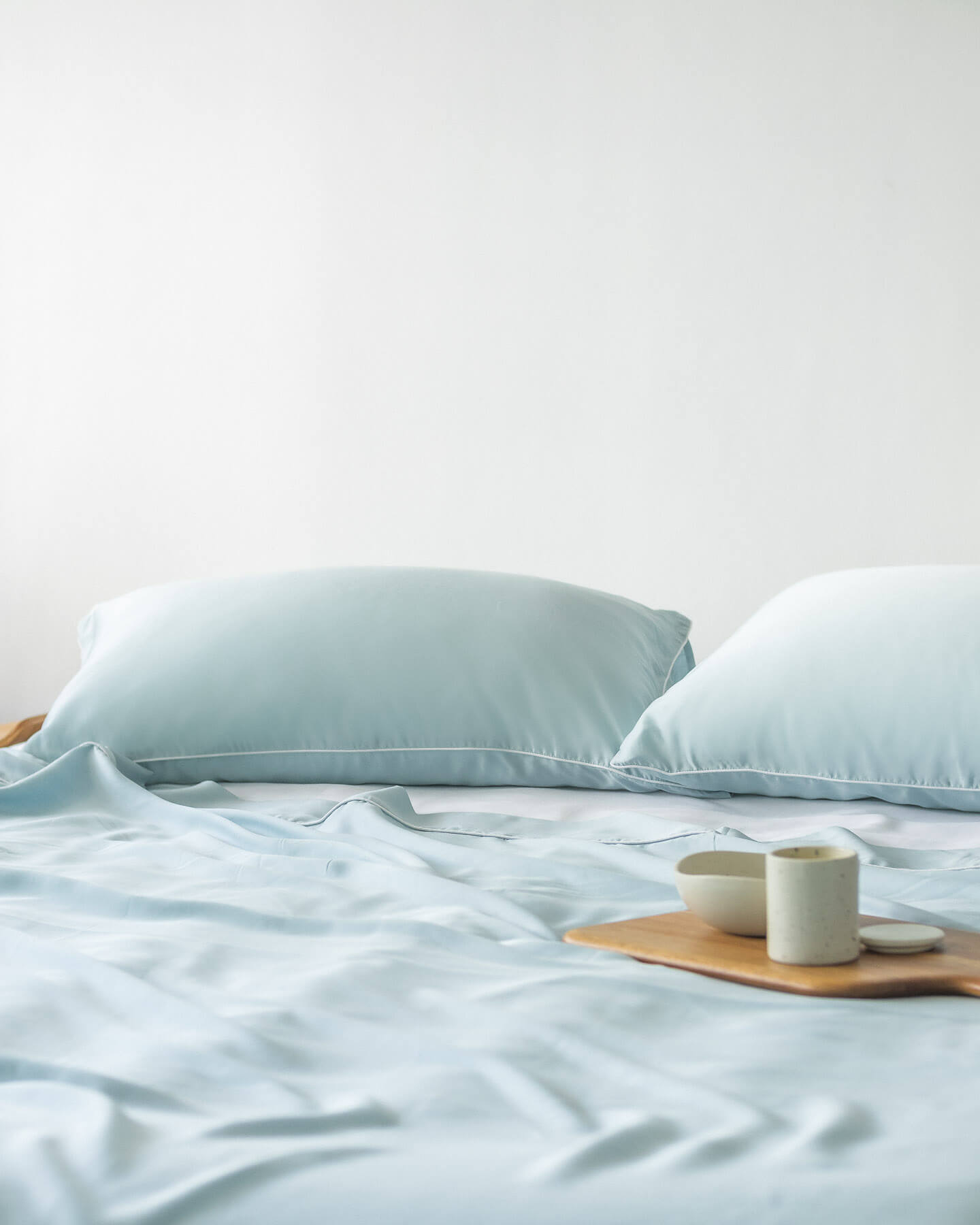 ava and ava ph organic bamboo lyocell flat sheet powder blue (sky blue) with white contrast piping at the top hem with white fitted sheet