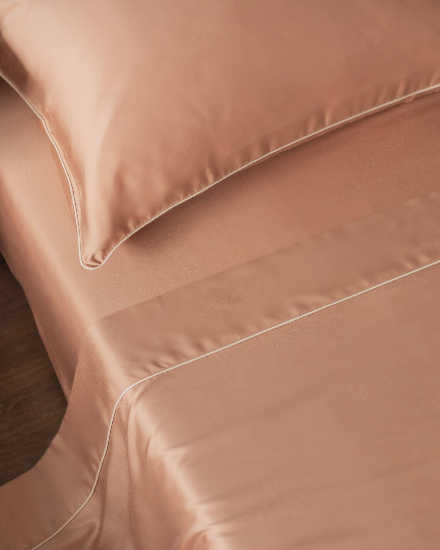 ava and ava ph organic bamboo lyocell 4pc flat sheet set (fitted sheet, flat sheet, pillowcases) autumn ochre with beige contrast piping at the top hem