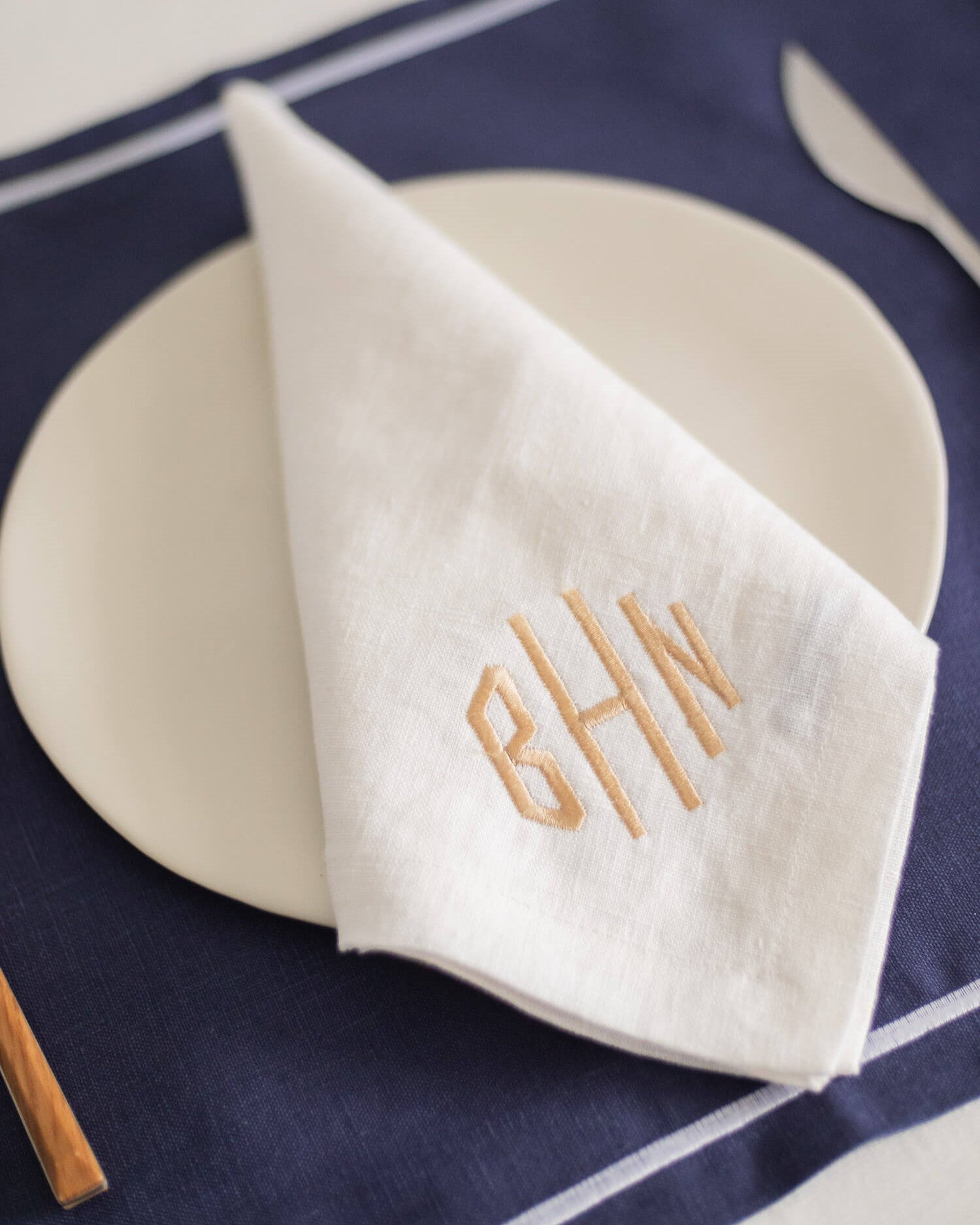 ava and ava ph personalized linens monogram custom embroidery on table napkins