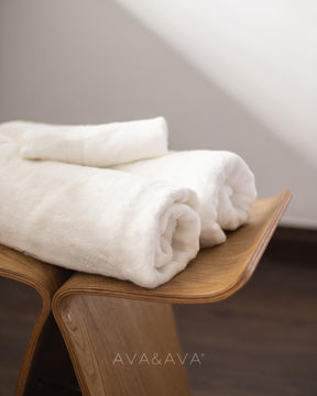 ava and ava ph organic bamboo face towel and bath towel white. absorbent and quick drying. like hotel spa towels. soft and luxurious. perfect for sensitive skin.