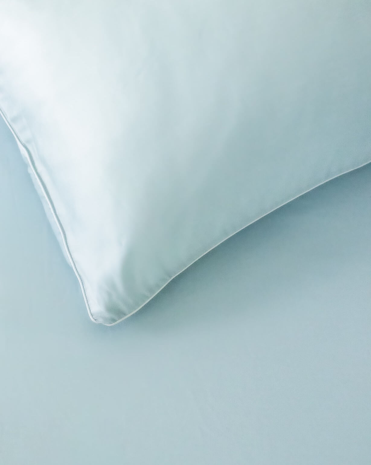 ava and ava philippines organic bamboo lyocell sheet set (2 pillowcases 1 fitted sheet) in powder blue (sky blue with white piping). ava and ava ph soft, cooling, breathable bed sheets.